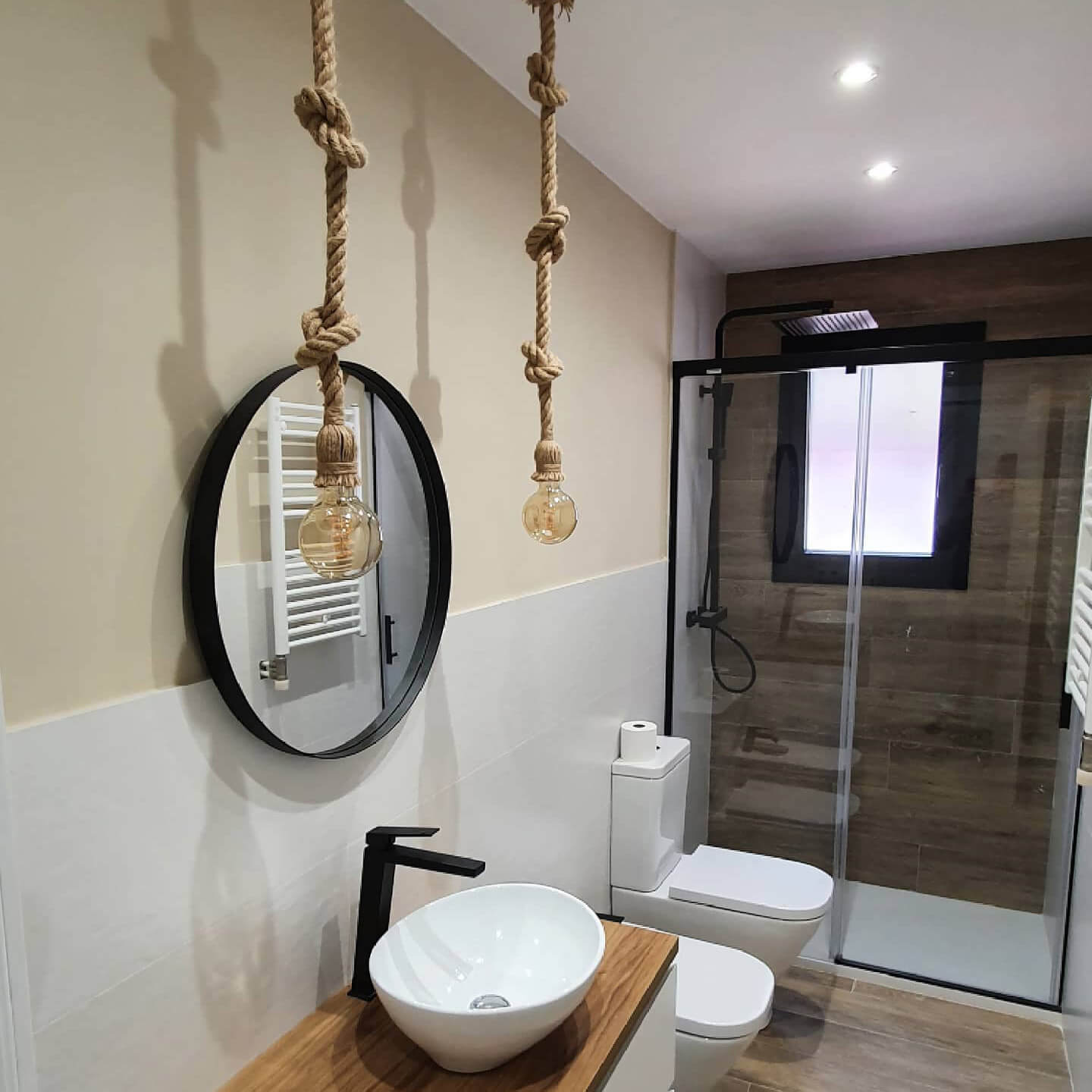 Trabajo de pintura en baño